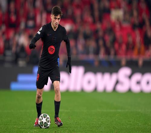 姆巴佩：于帕在本赛季属于世界最佳后卫，受到关注是很正常的